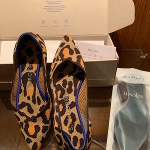 Rothy’s big cat pointed flat